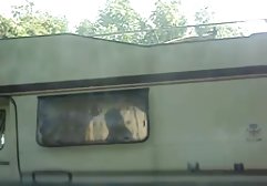 من در حالی که دستبند زده ام و توپ جی جی جی خورده فیلم سوپر با دوبله ناتوان است